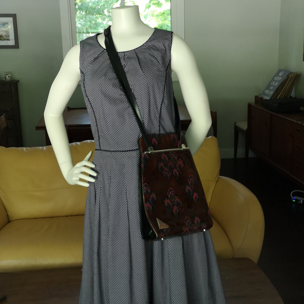 Italian Leather Stunning peacock-design bag - Picture 16 of 16